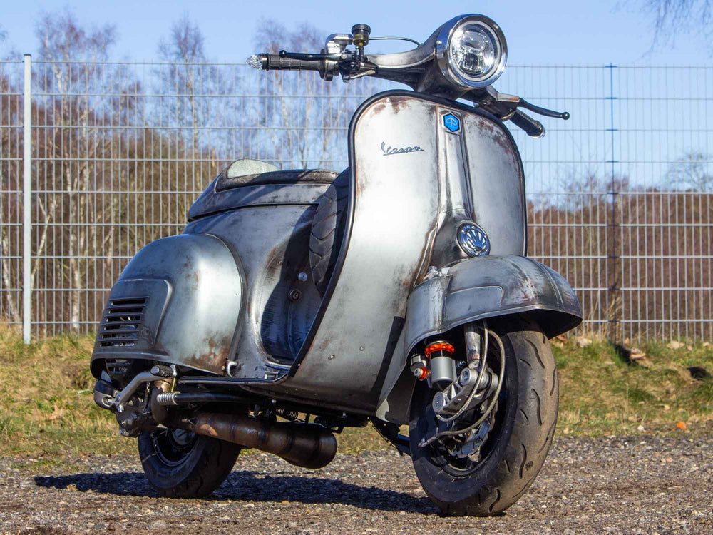 Custom Vespa Tuning Sprint 221 ccm Rawstyle mit Scheibenbremse und LED-Scheinwerfer