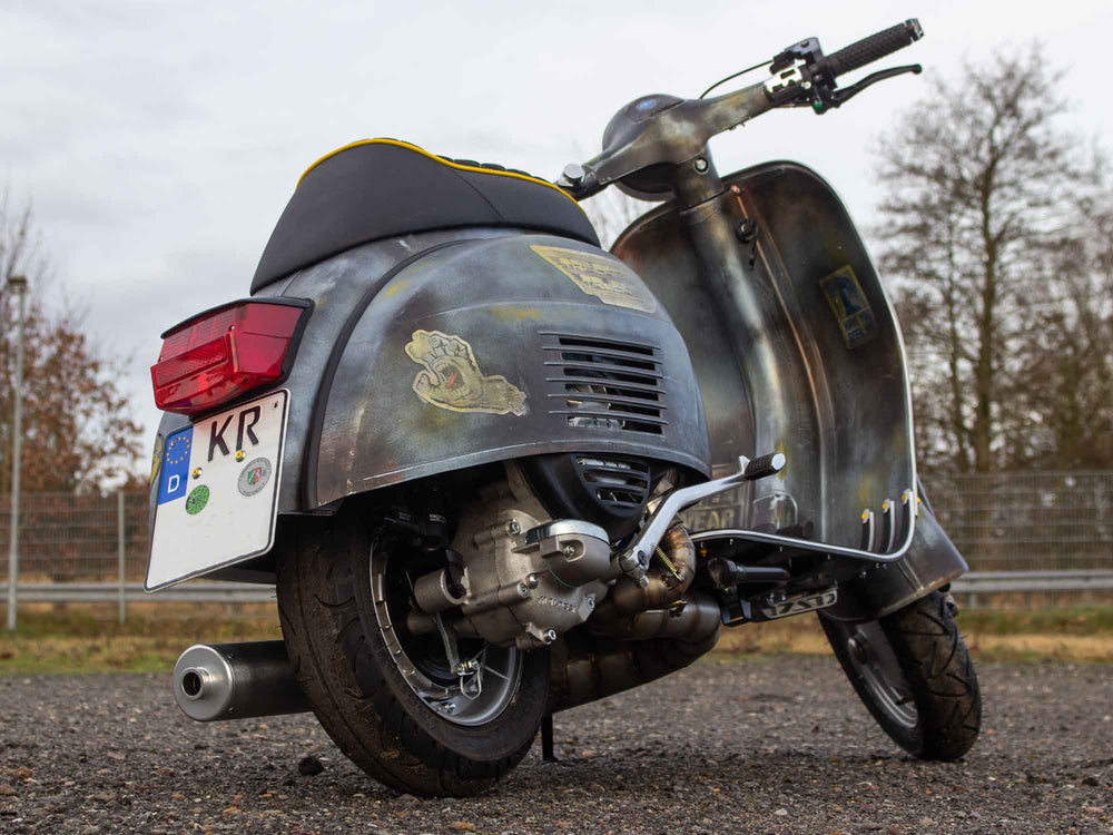 Custom Vespa Conversion Sprint 244 mit Scheibenbremse in Piaggio Azzurro Metallizzato 114 Rawstyle