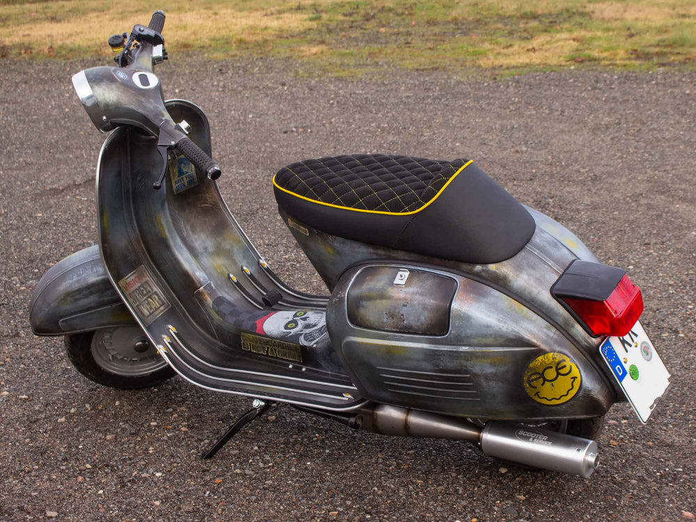 Custom Vespa Conversion Sprint 244 mit Scheibenbremse in Piaggio Azzurro Metallizzato 114 Rawstyle