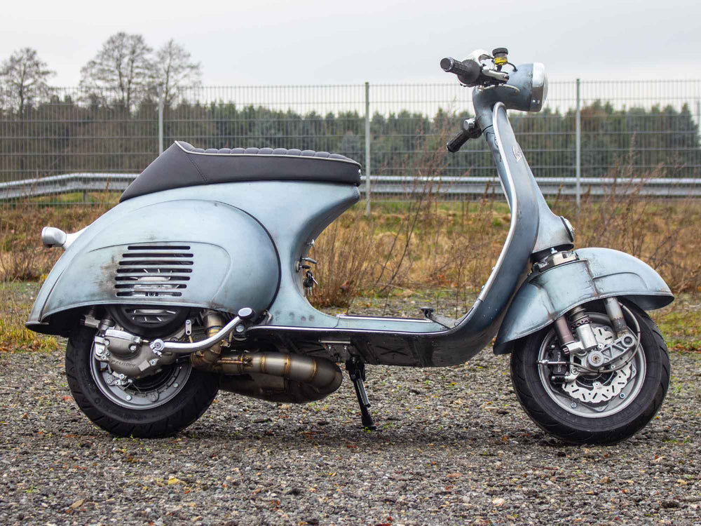 Custom Vespa Tuning VNB 244ccm mit Scheibenbremse in Piaggio Azzurro Metallizzato 114 Rawstyle