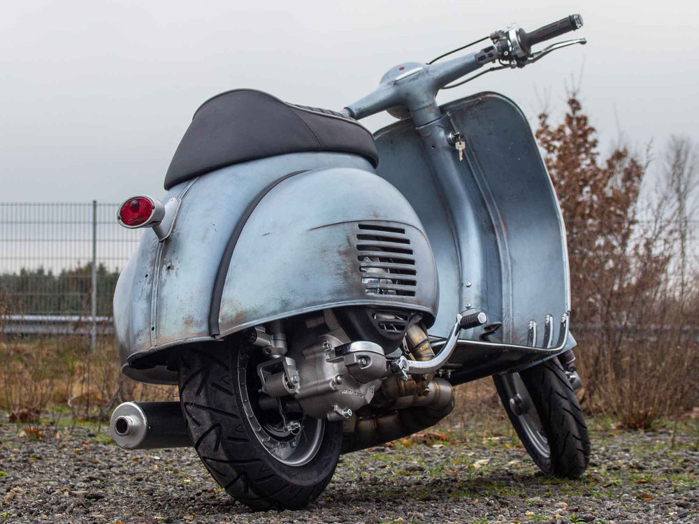 Custom Vespa Tuning VNB 244ccm mit Scheibenbremse in Piaggio Azzurro Metallizzato 114 Rawstyle