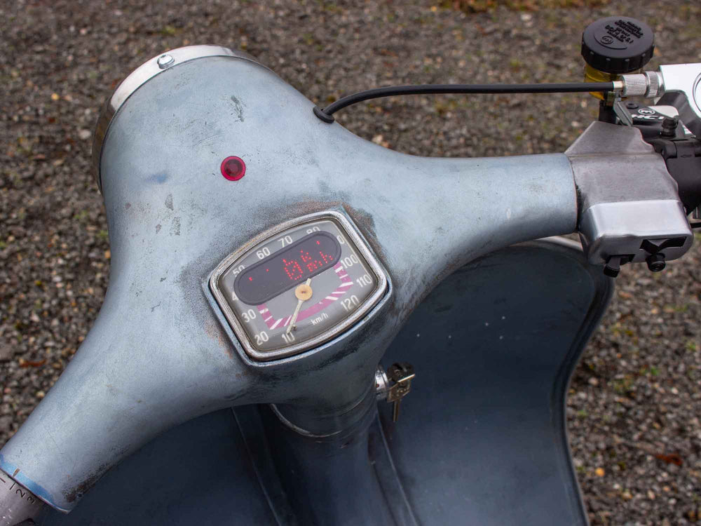 Custom Vespa Tuning VNB 244ccm mit Scheibenbremse in Piaggio Azzurro Metallizzato 114 Rawstyle