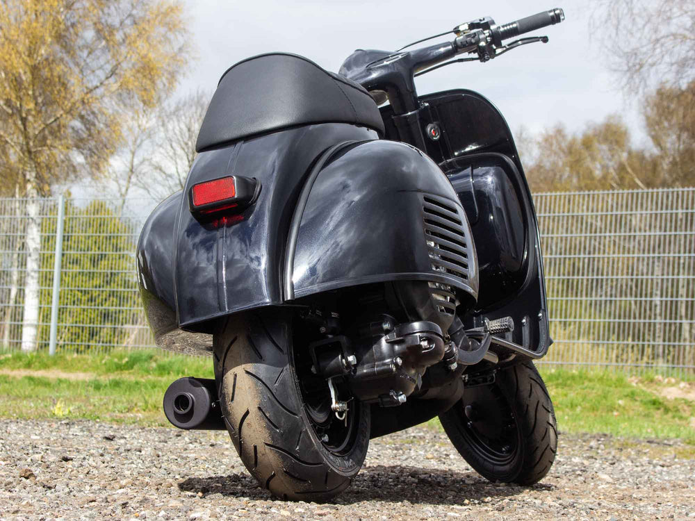 Custom Vespa VNB 244ccm mit Scheibenbremse in Ferrari Nero Daytona Schwarz Metallic 