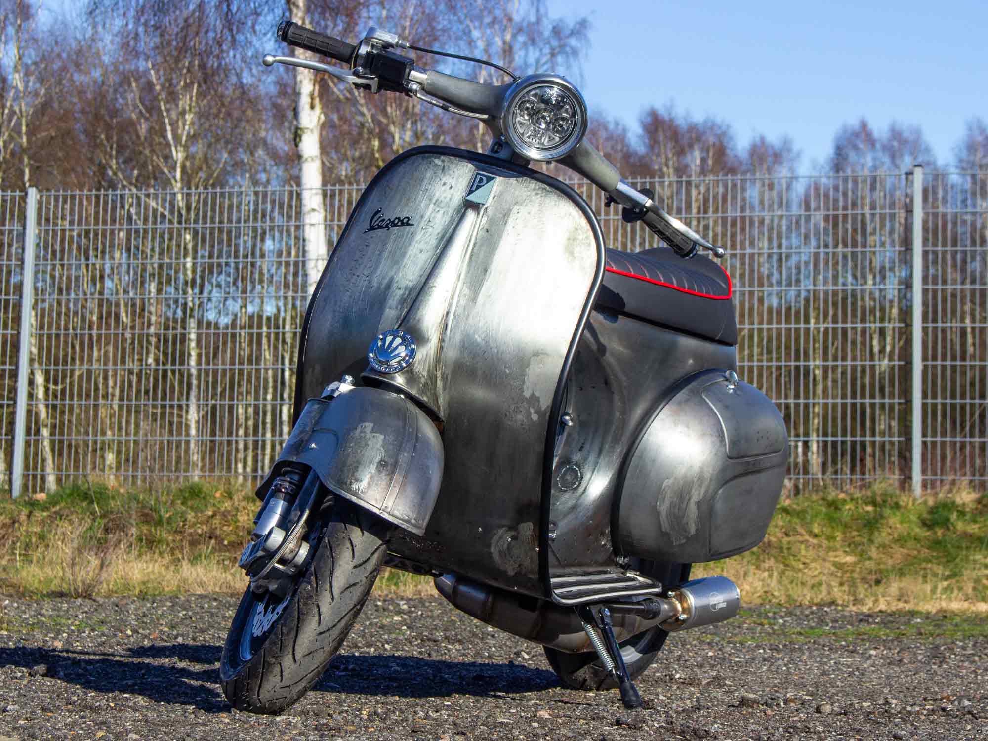 Custom Vespa Umbau VNB 244ccm mit Scheibenbremse im Raw Metal Style