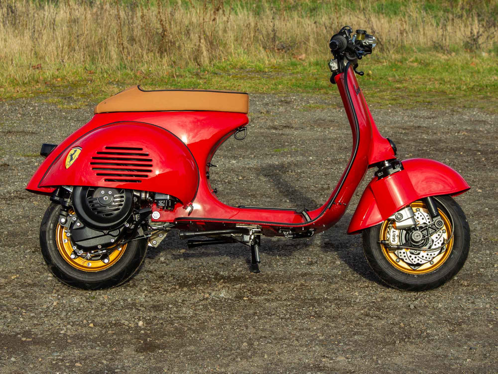 Custom Vespa Umbau Ferrari Tribute mit BFA 288ccm Motor in Ferrari Rosso Corsa