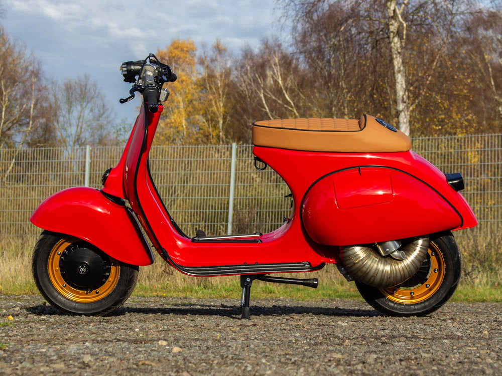 Custom Vespa Umbau Ferrari Tribute mit BFA 288ccm Motor in Ferrari Rosso Corsa