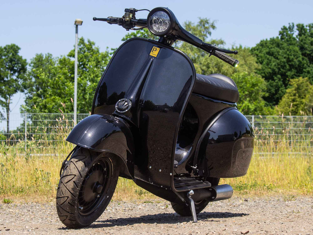 Custom Vespa GS 125ccm mit Scheibenbremse in Ferrari Nero Daytona Schwarz Metallic 