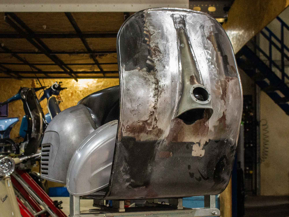 Custom Vespa Umbau PX-GS 160 mit Quattrini 244ccm Motor - Blecharbeiten