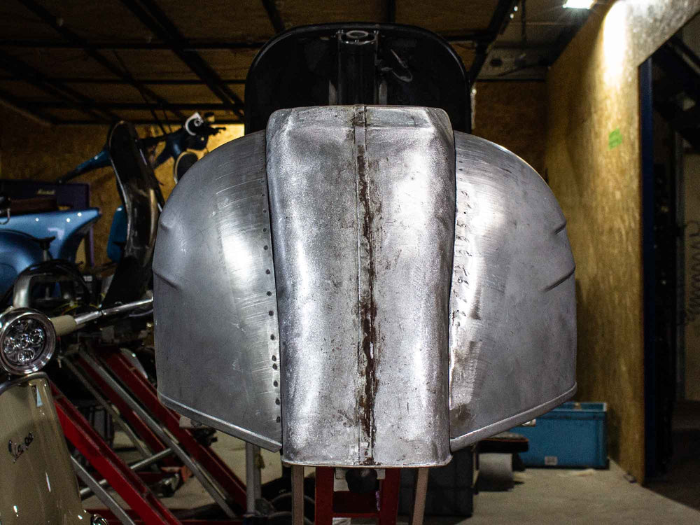 Custom Vespa Umbau PX-GS 160 mit Quattrini 244ccm Motor - Blecharbeiten