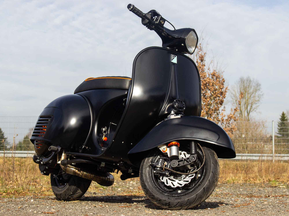 Custom Vespa Umbau GS 306ccm BFA mit Scheibenbremse in Mattschwarz