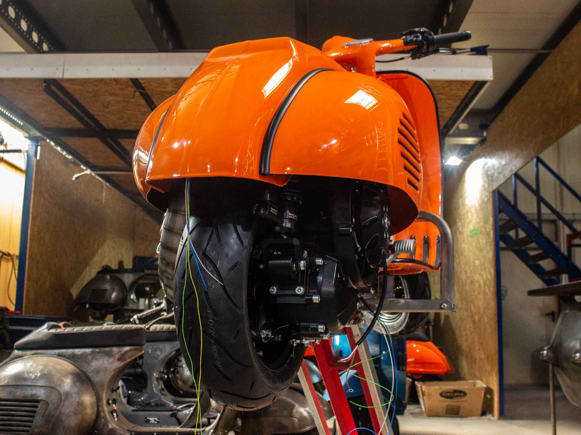 Vespa PX Umbau Projekt mit Acma Seitenhauben und BFA 288ccm Motor