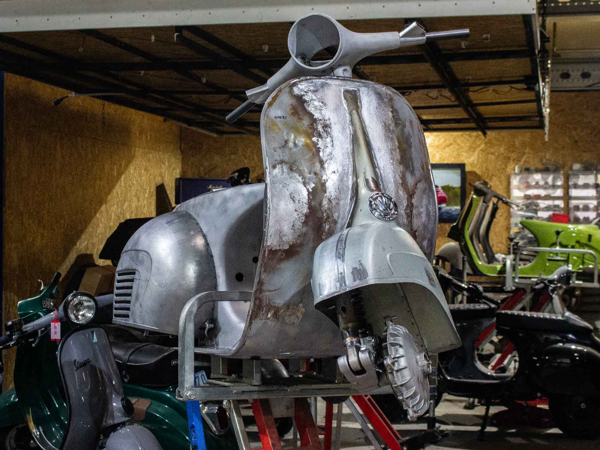 Custom Vespa Umbau PX-GS 160 mit Quattrini 244ccm Motor in Mercedes Silbergrau Metallic 180