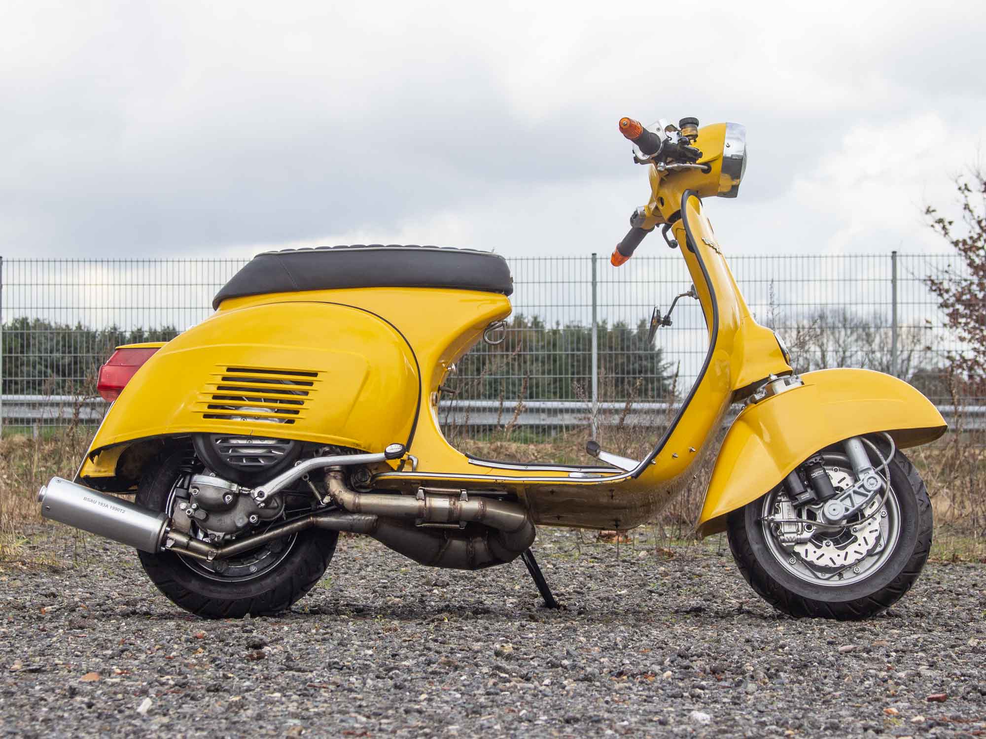 Custom Vespa Umbau Sprint 244ccm mit Righthand Rennauspuff Edelstahl
