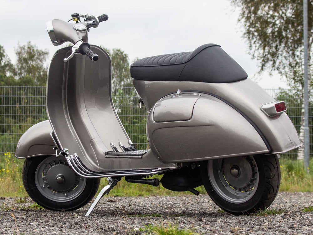 Custom Vespa Umbau VNB 125ccm Classic mit Scheibenbremse und LED-Scheinwerfer