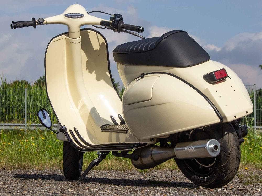 Custom Vespa VNB 244ccm mit Scheibenbremse und LED-Scheinwerfer in Piaggio Avorio 909 