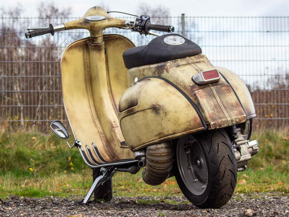 Custom Vespa Umbau VNB 244ccm mit Scheibenbremse in Piaggio Avorio 909 Rawstyle 