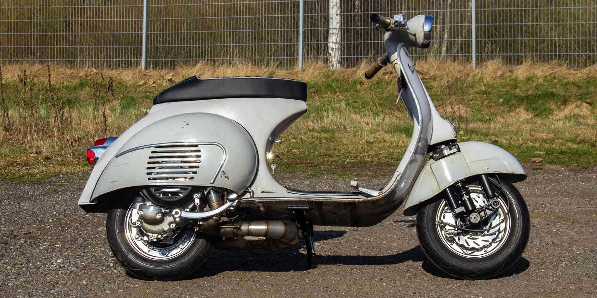 Custom Vespa Umbau VNB mit 244ccm Motor und Scheibenbremse in Piaggio Grigio Ametista