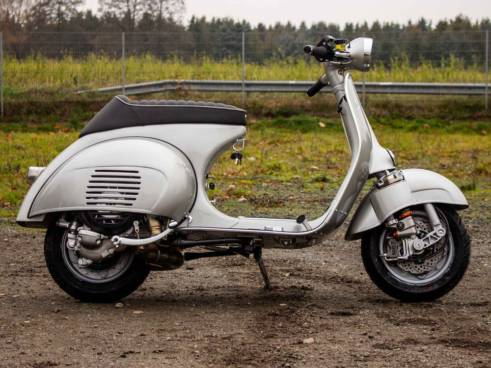 Custom Vespa Umbau VNB 244ccm mit Scheibenbremse in Mercedes Silbergrau Metallic 180