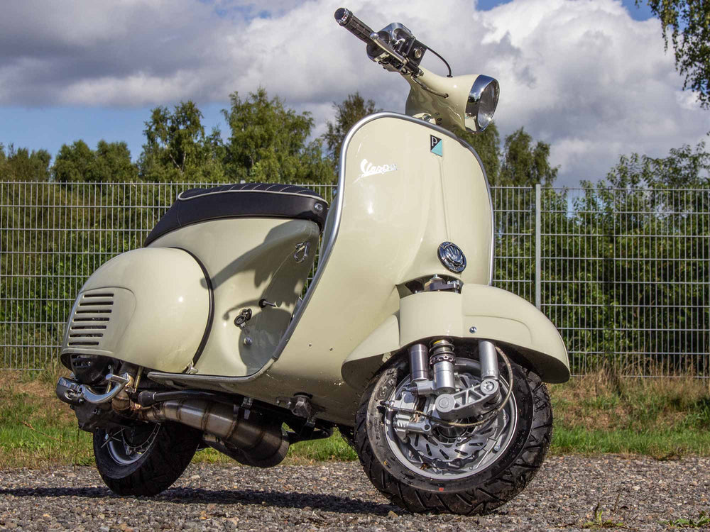 Custom Vespa Umbau VNB 244 mit Scheibenbremse in Piaggio Avorio 909