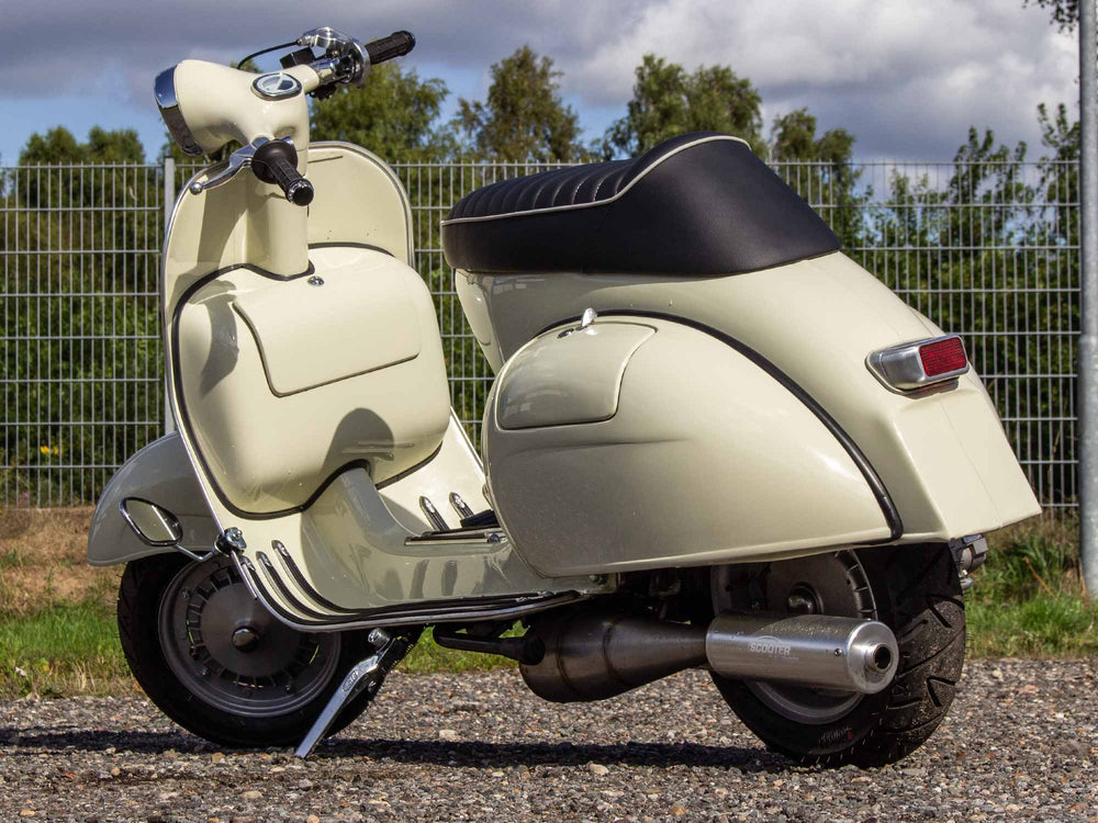 Custom Vespa Umbau VNB 244 mit Scheibenbremse in Piaggio Avorio 909