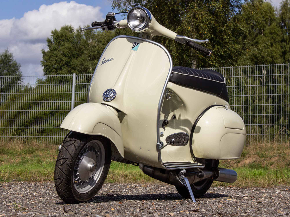 Custom Vespa Umbau VNB 244 mit Scheibenbremse in Piaggio Avorio 909