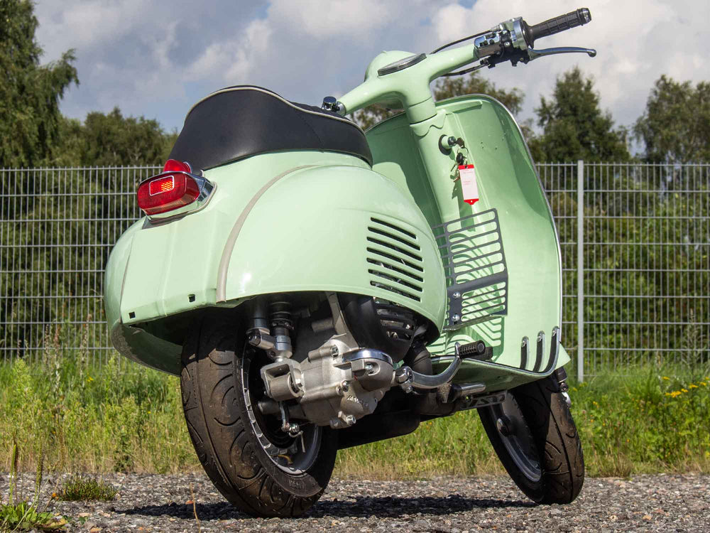 Custom Vespa Umbau VNB 244ccm in Piaggio Verde Pastello mit Scheibenbremse