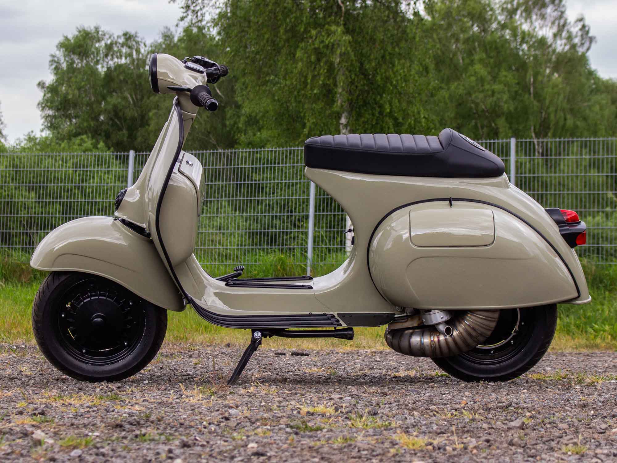 Custom Vespa VNB 244ccm in Porsche Steingrau 