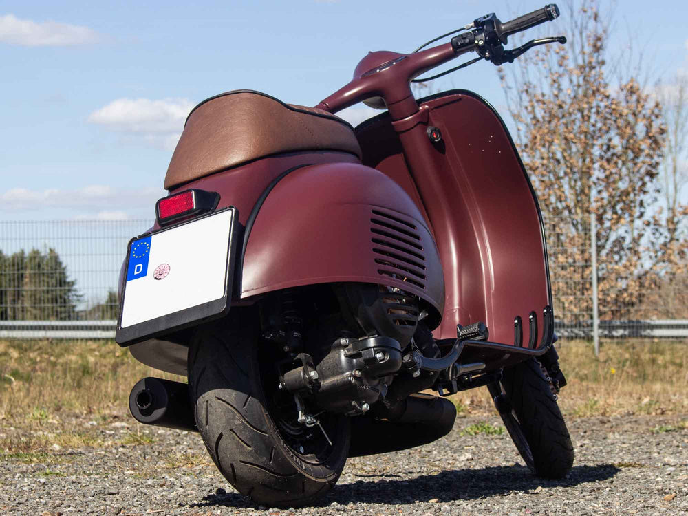 Custom Vespa VNB 244ccm in Schwarzrot mit LED-Scheinwerfer und Scheibenbremse