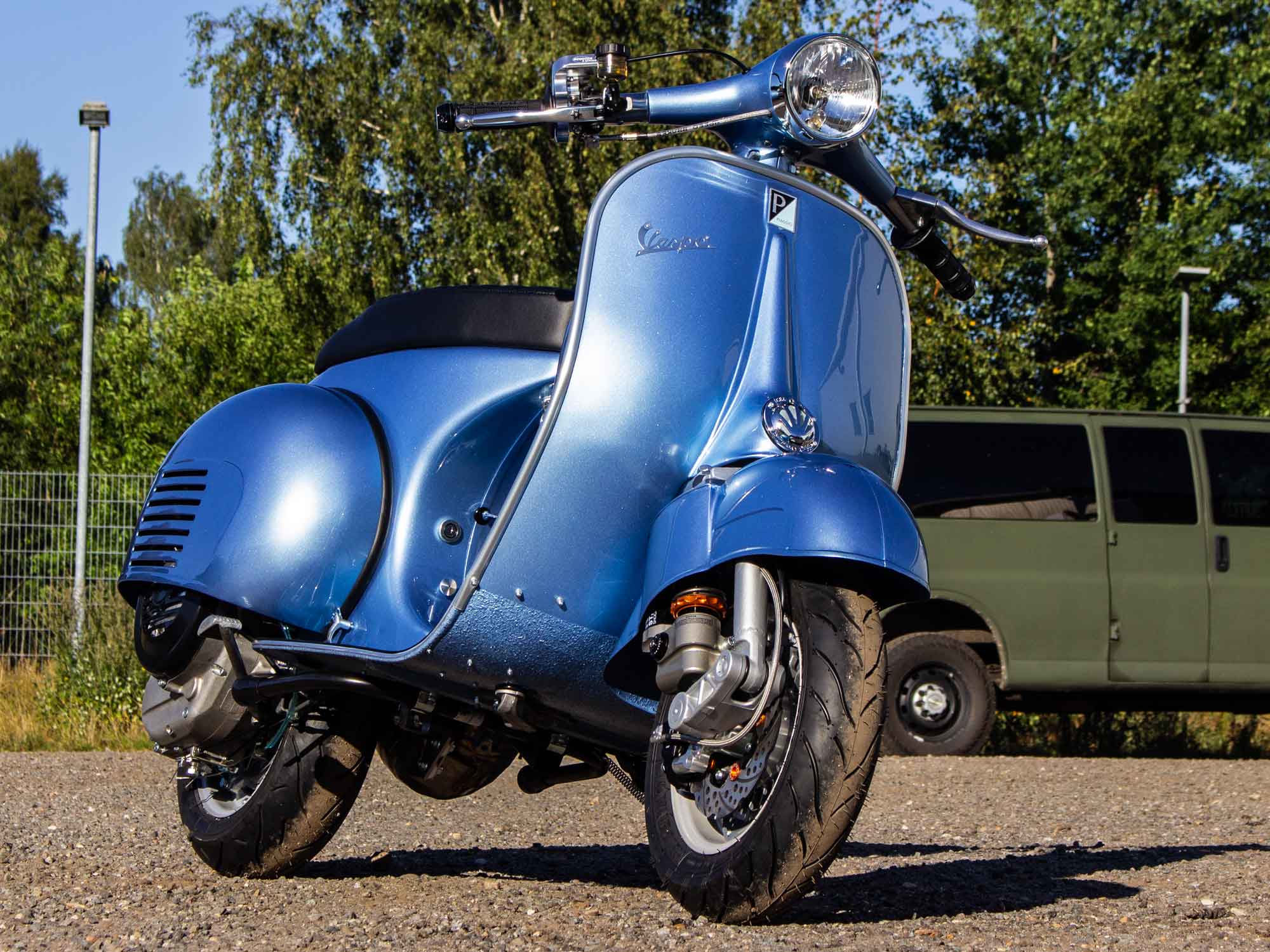 Custom Vespa Umbau PX-VNB mit BFA 288ccm Motor in Bentley Blau