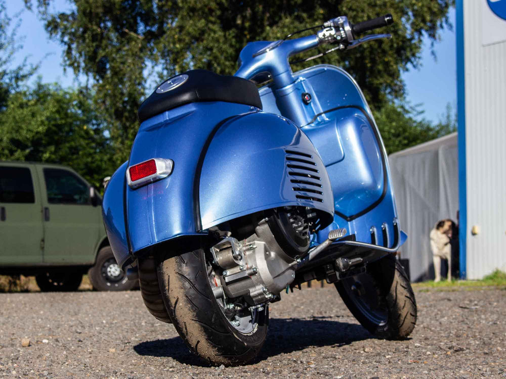 Custom Vespa Umbau PX-VNB mit BFA 288ccm Motor in Bentley Blau