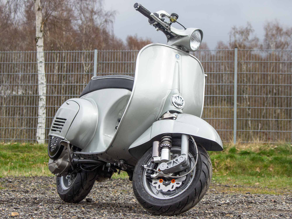 Custom Vespa Umbau V50 mit 200ccm-Motor und Scheibenbremse