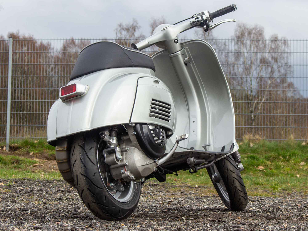 Custom Vespa Umbau V50 mit 200ccm-Motor und Scheibenbremse
