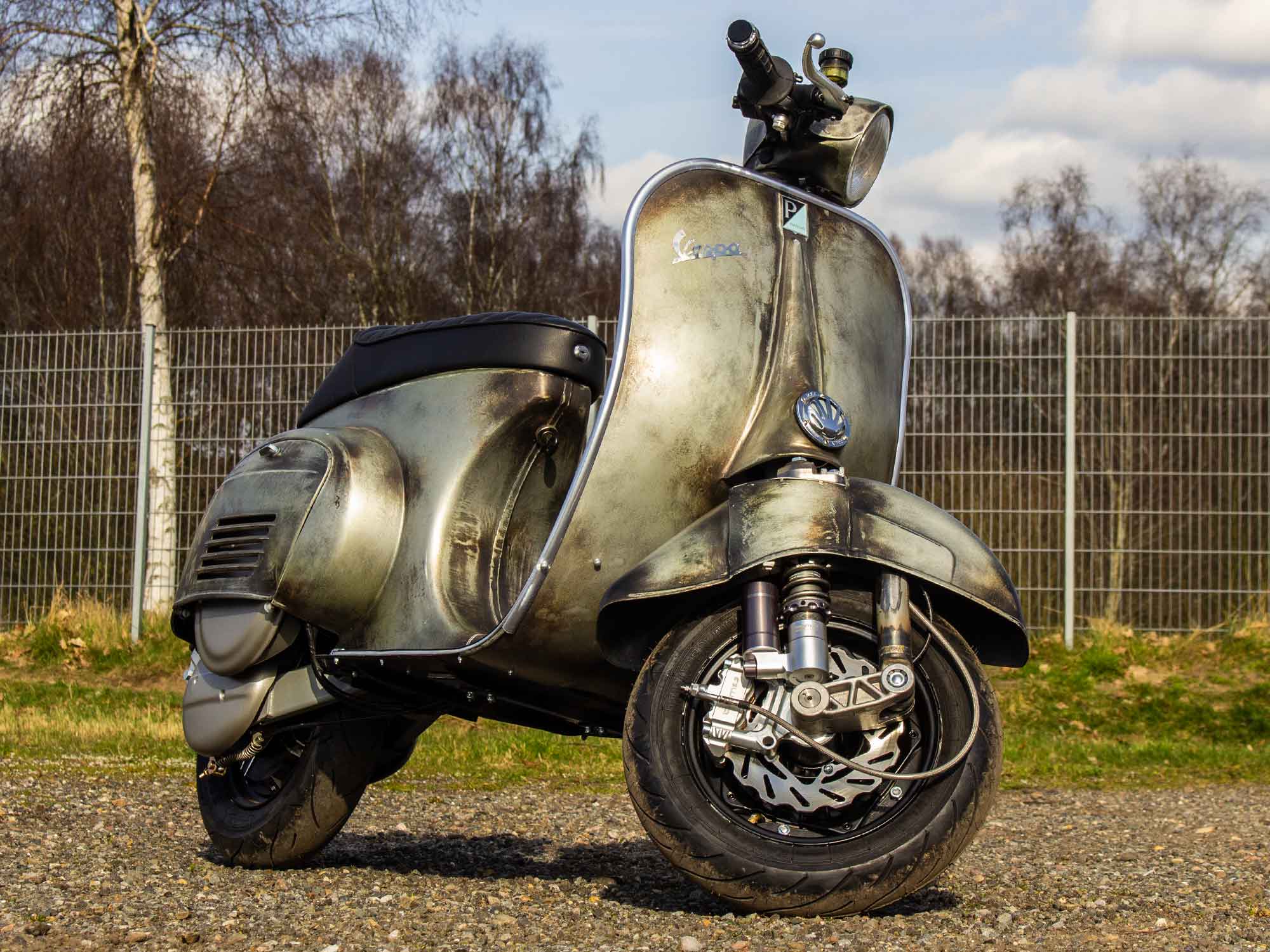 Custom Vespa V50 Rawstyle mit Elektro-Antrieb