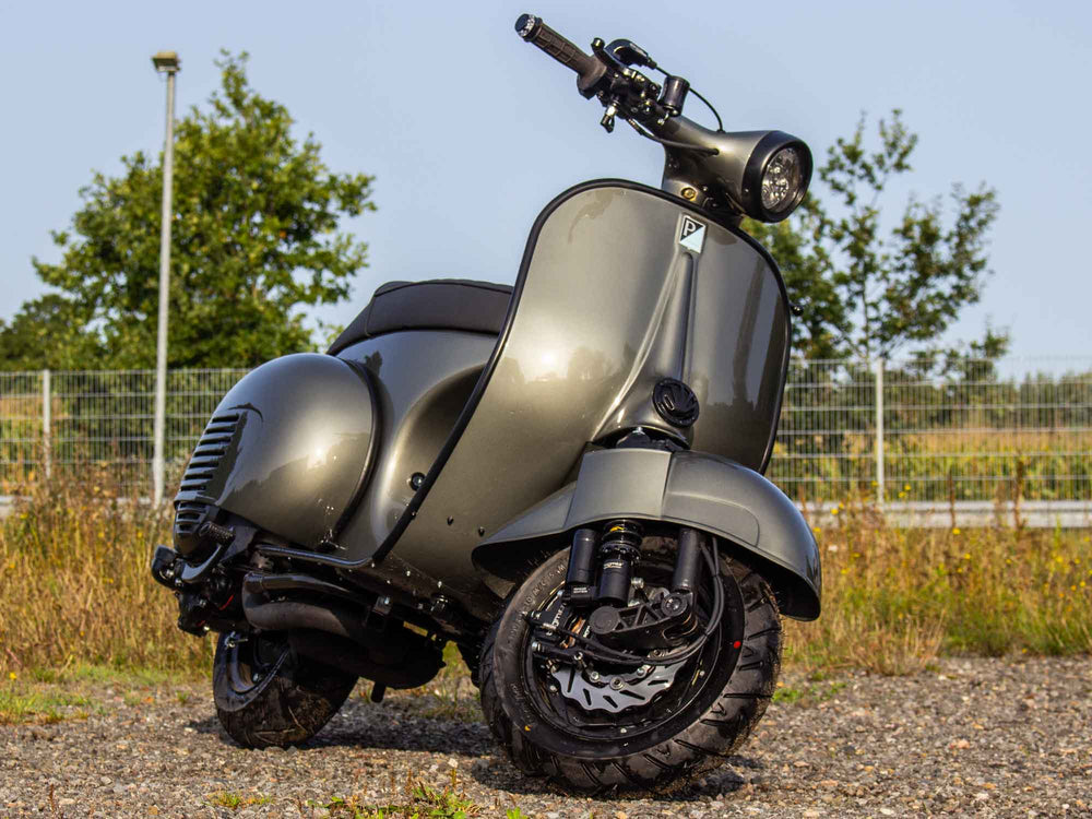 Custom Vespa Umbau VBB 125 mit Scheibenbremse in Porsche Felsengrün