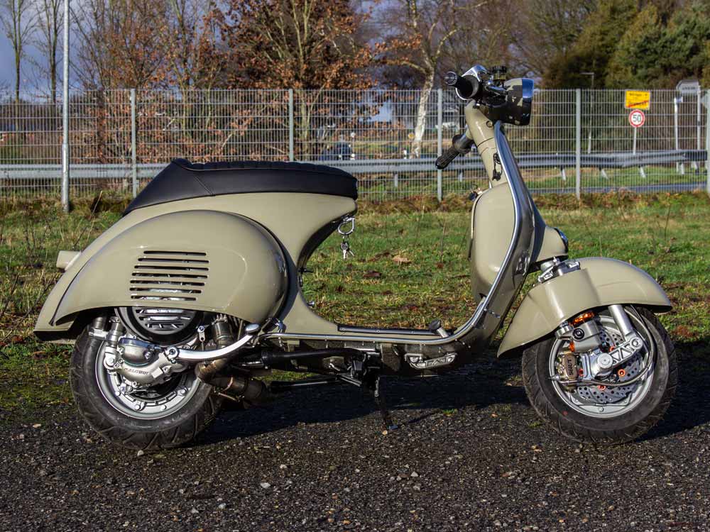Custom Vespa VBB 244ccm in Porsche Steingrau