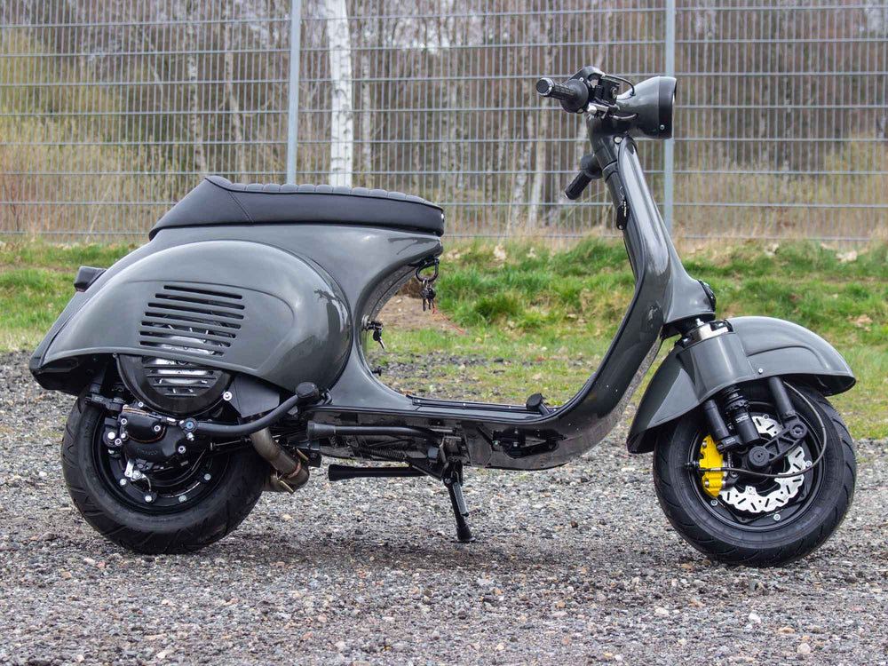Custom Vespa VNB 125 T5 mit Scheibenbremse und LED-Scheinwerfer  in Ferrari Grigio Scuro 