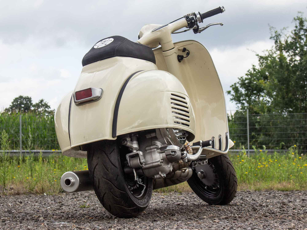 Custom Vespa VNB 244ccm mit Scheibenbremse und Rennauspuff in Piaggio Avorio 909 