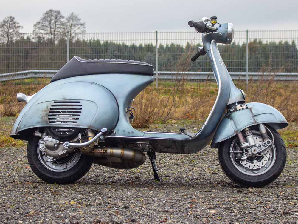 Custom Vespa VNB 244 Piaggio Azzurro Metallizzato 114 Rawstyle
