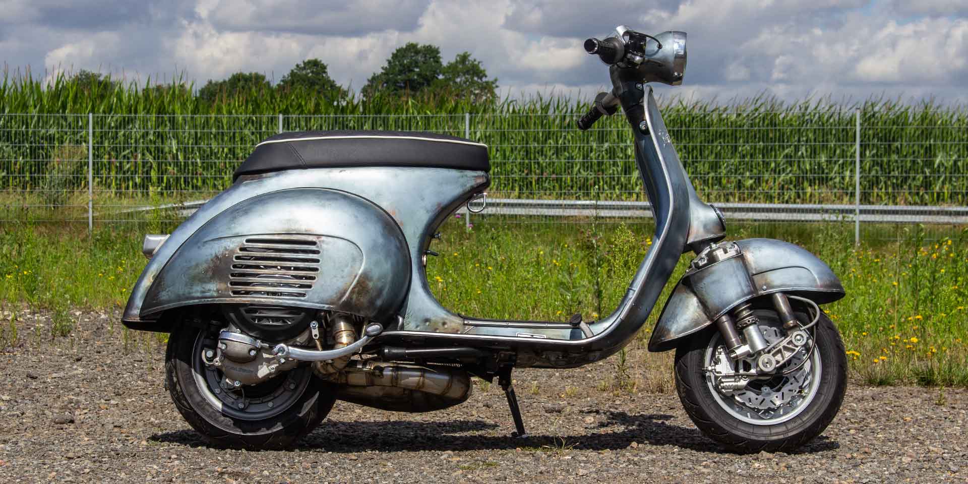 Custom Vespa VNB 244 Azzurro Metallizzato 114 Rawstyle