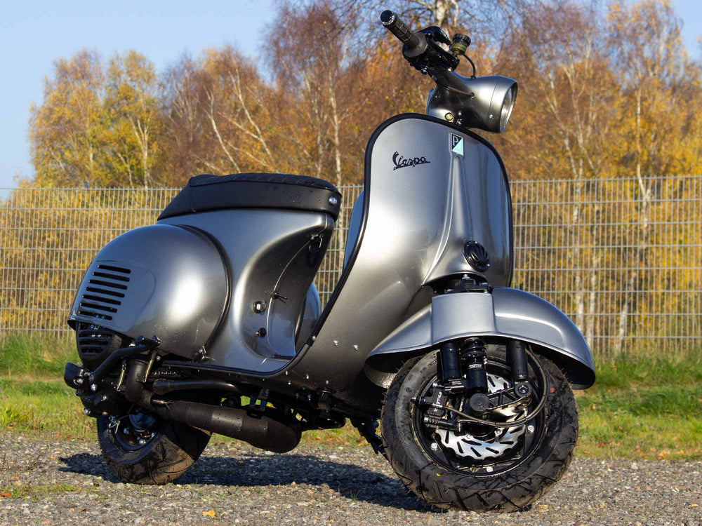 Custom Vespa Conversion VNB 244ccm mit Scheibenbremse in BMW Donington Grey
