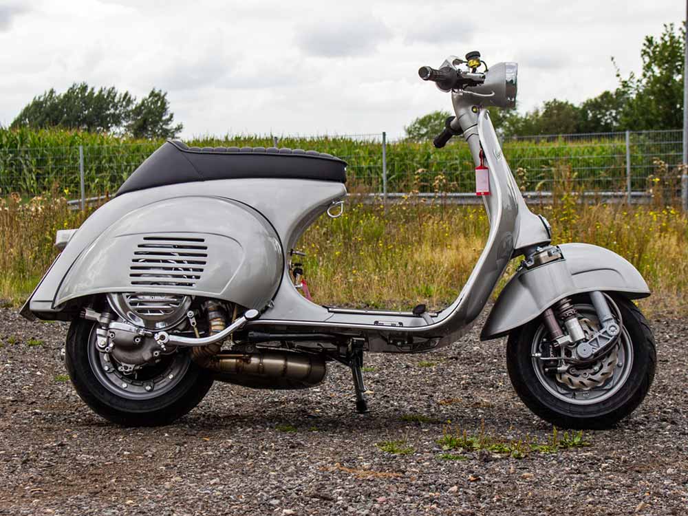 Custom Vespa VNB 244 in Mercedes Silbergrau Metallic 180