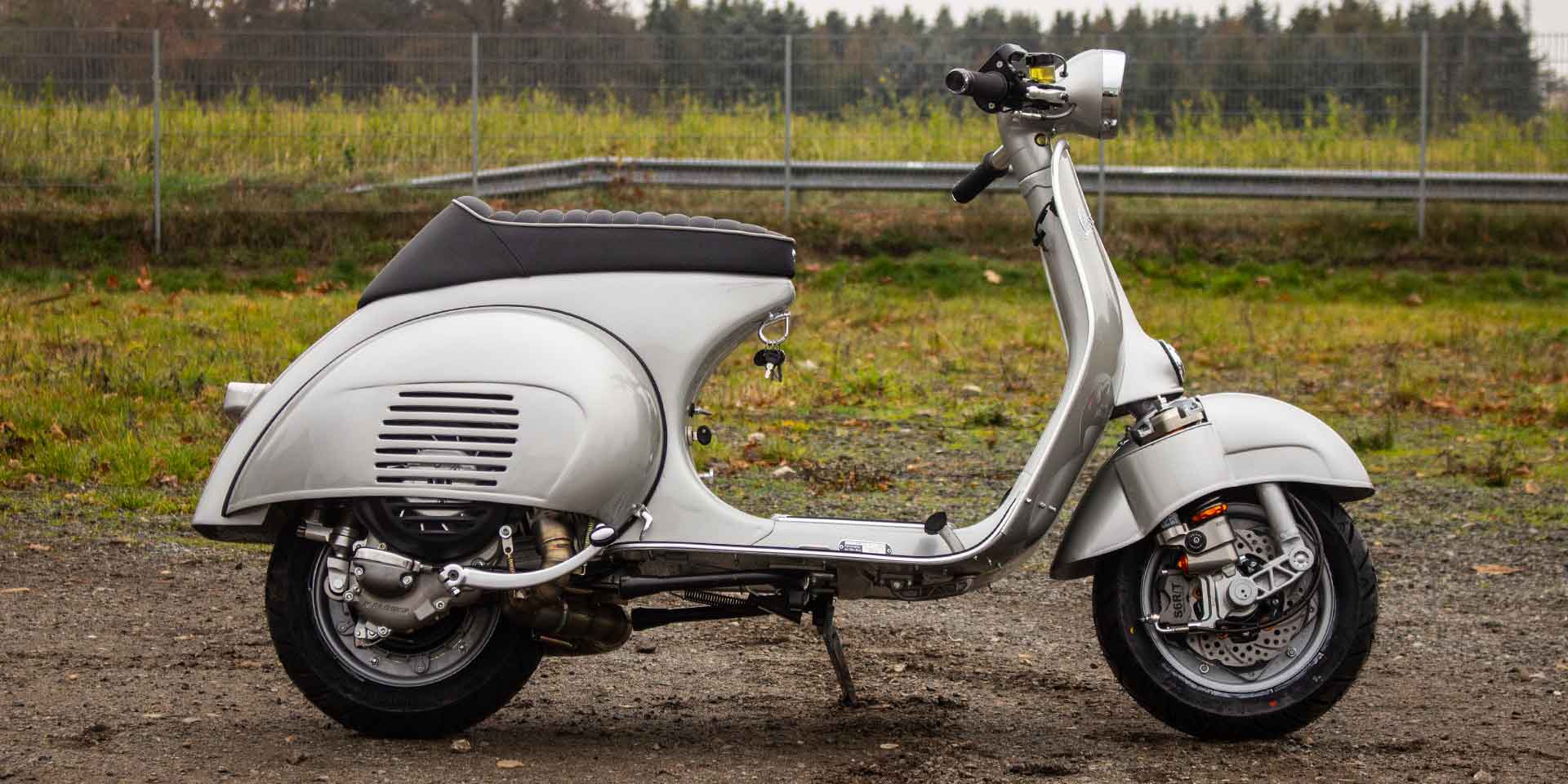 Custom Vespa VNB 244 in Mercedes Silbergrau Metallic 180