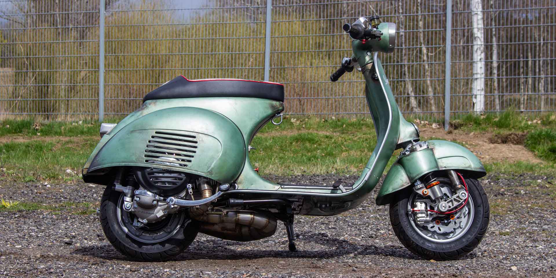 Custom Vespa VNB 244 Piaggio Verde 6002 Rawstyle