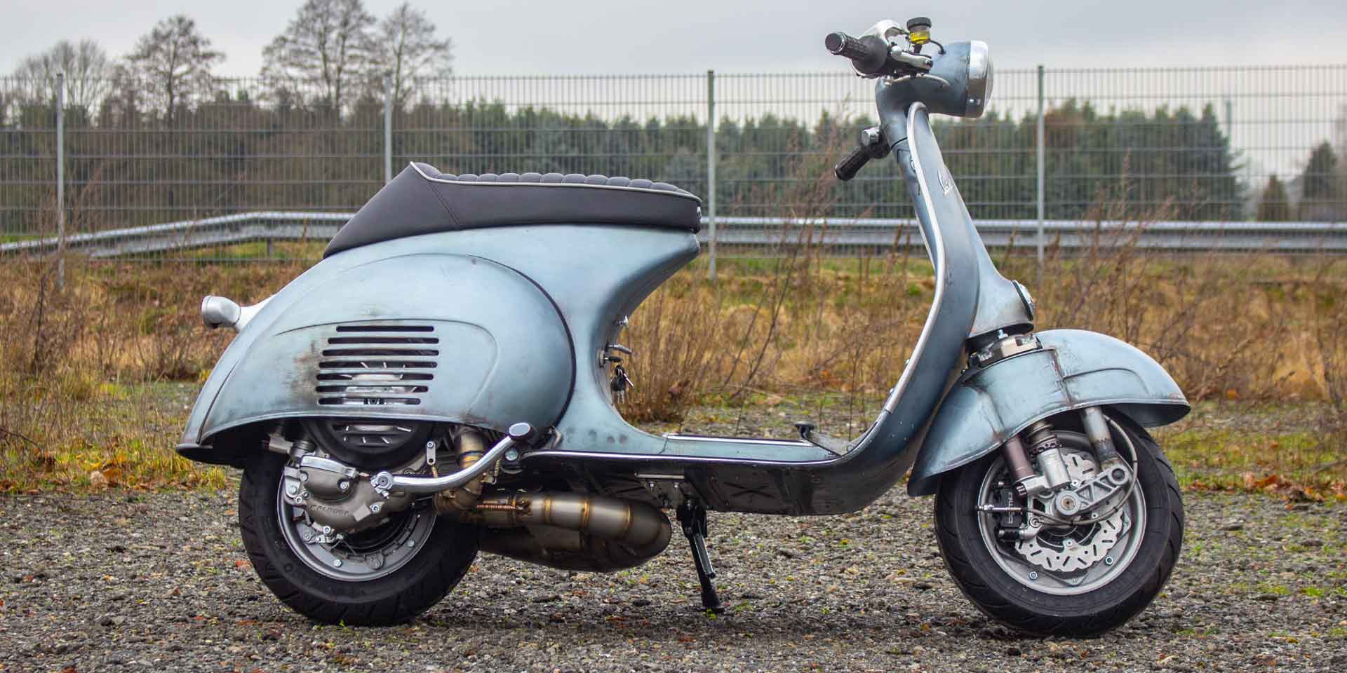 Custom Vespa VNB 244 Piaggio Azzurro Metallizzato 114 Rawstyle