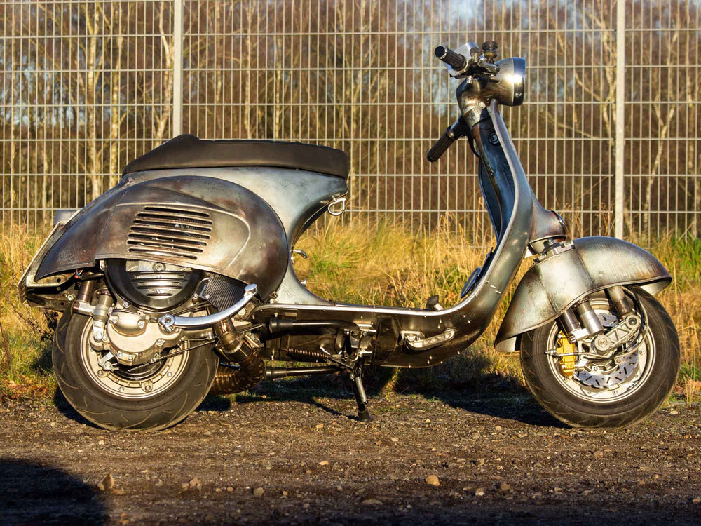 Custom Vespa Umbau VNB mit 306ccm BFA Motor und Vintage Rawstyle Lackierung