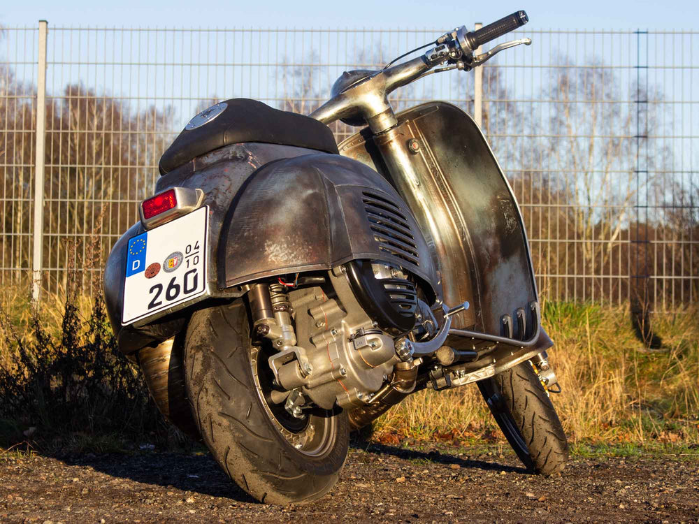 Custom Vespa Umbau VNB mit 306ccm BFA Motor und Vintage Rawstyle Lackierung