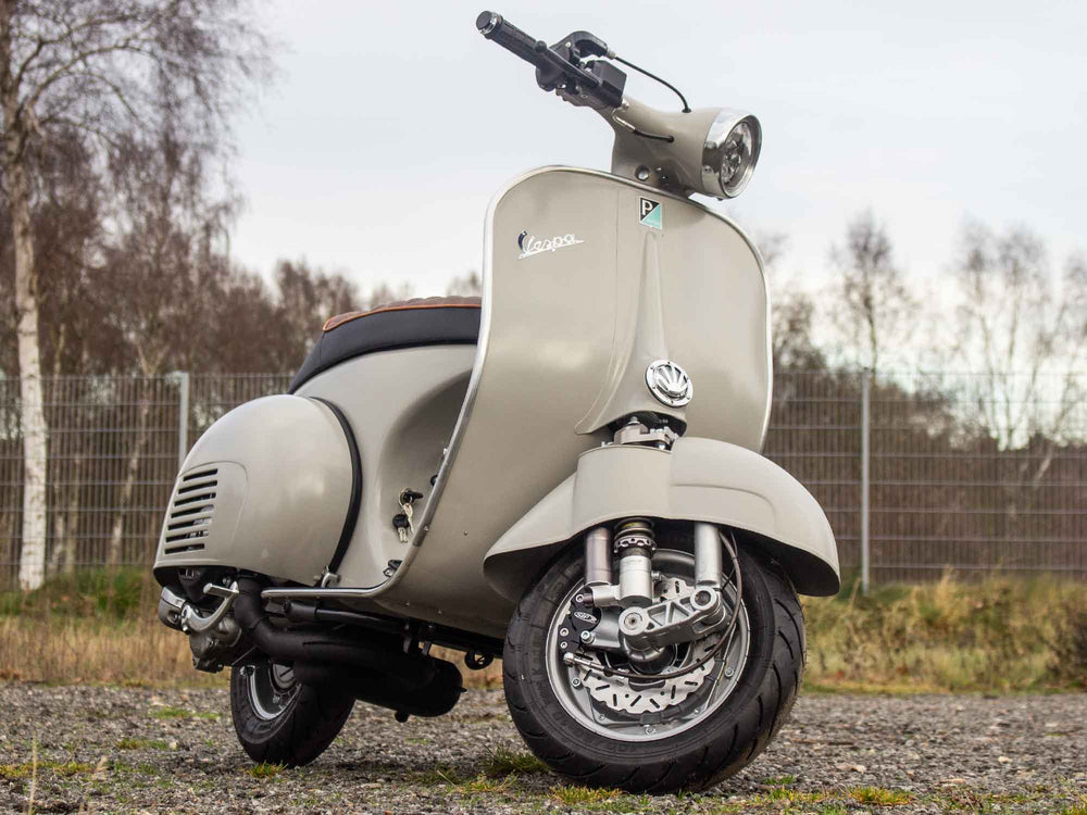Custom Vespa VNB mit 244ccm Quattrini Motor und Scheibenbremse