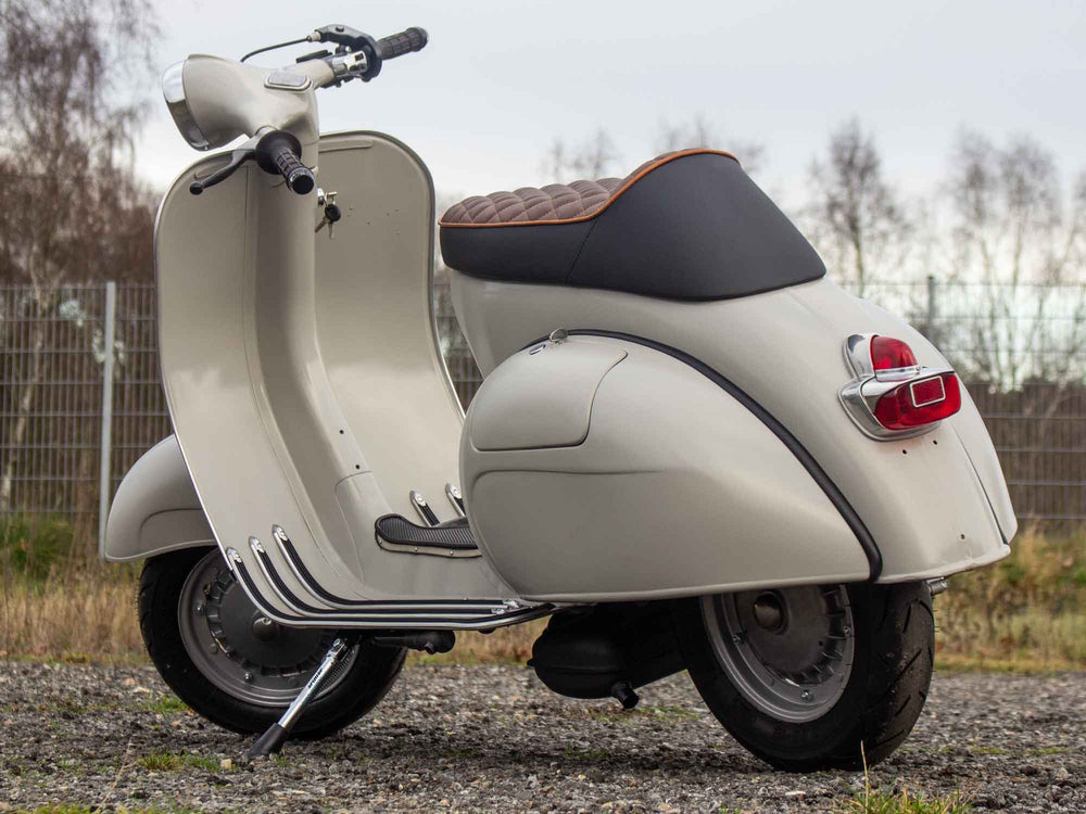 Custom Vespa VNB mit 244ccm Quattrini Motor und Scheibenbremse