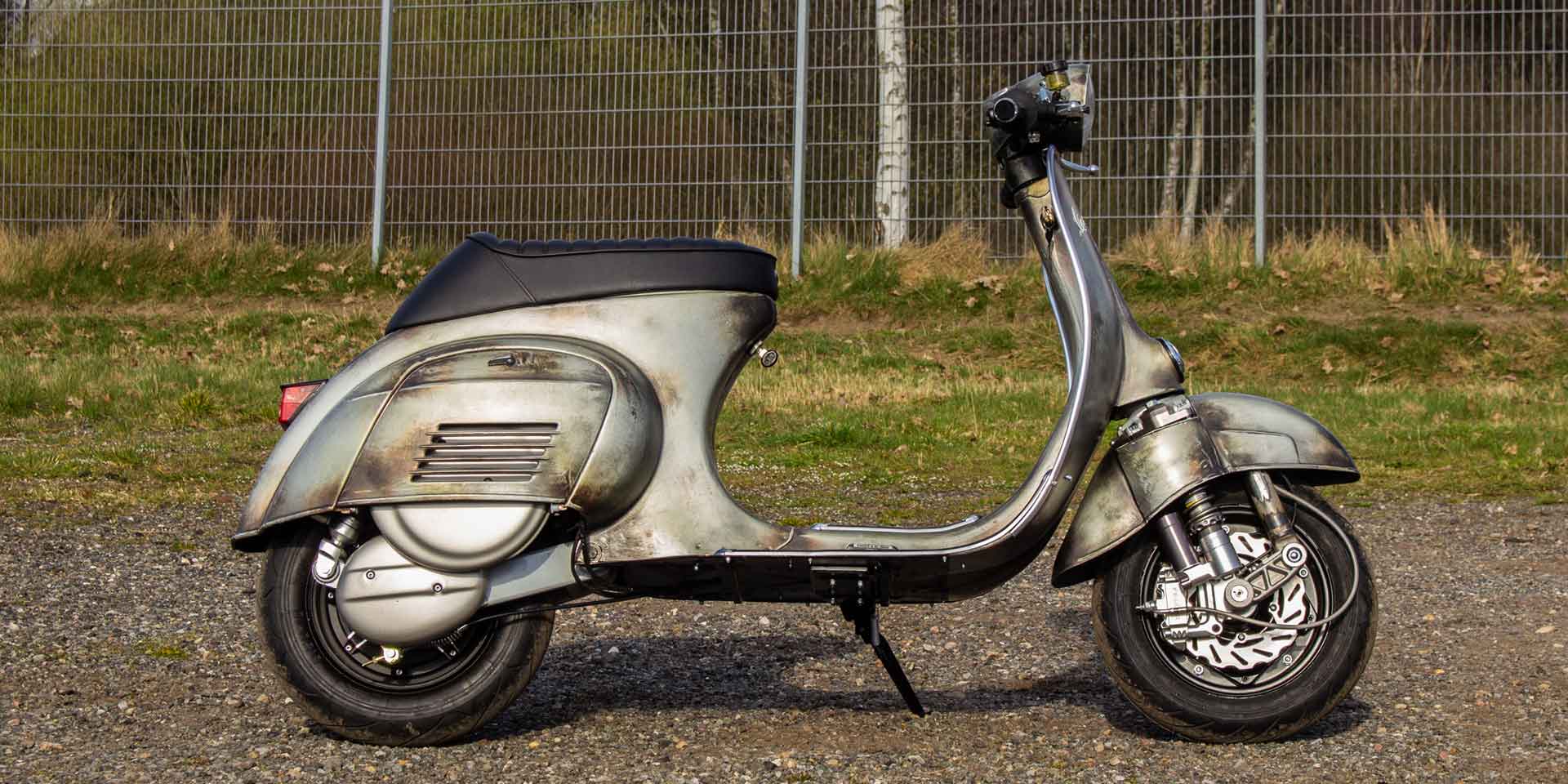 Custom Vespa 50N mit Elektromotor Rawstyle