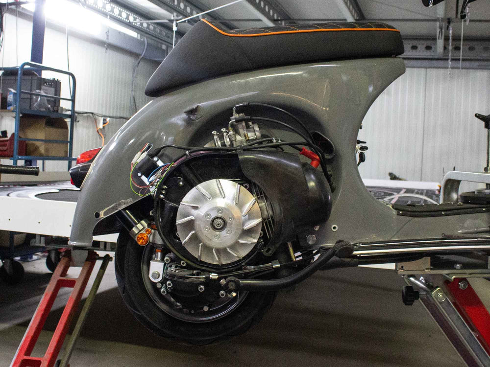 Motovespa Umbau 190ccm mit Breitreifen in Audi Nardo Grau